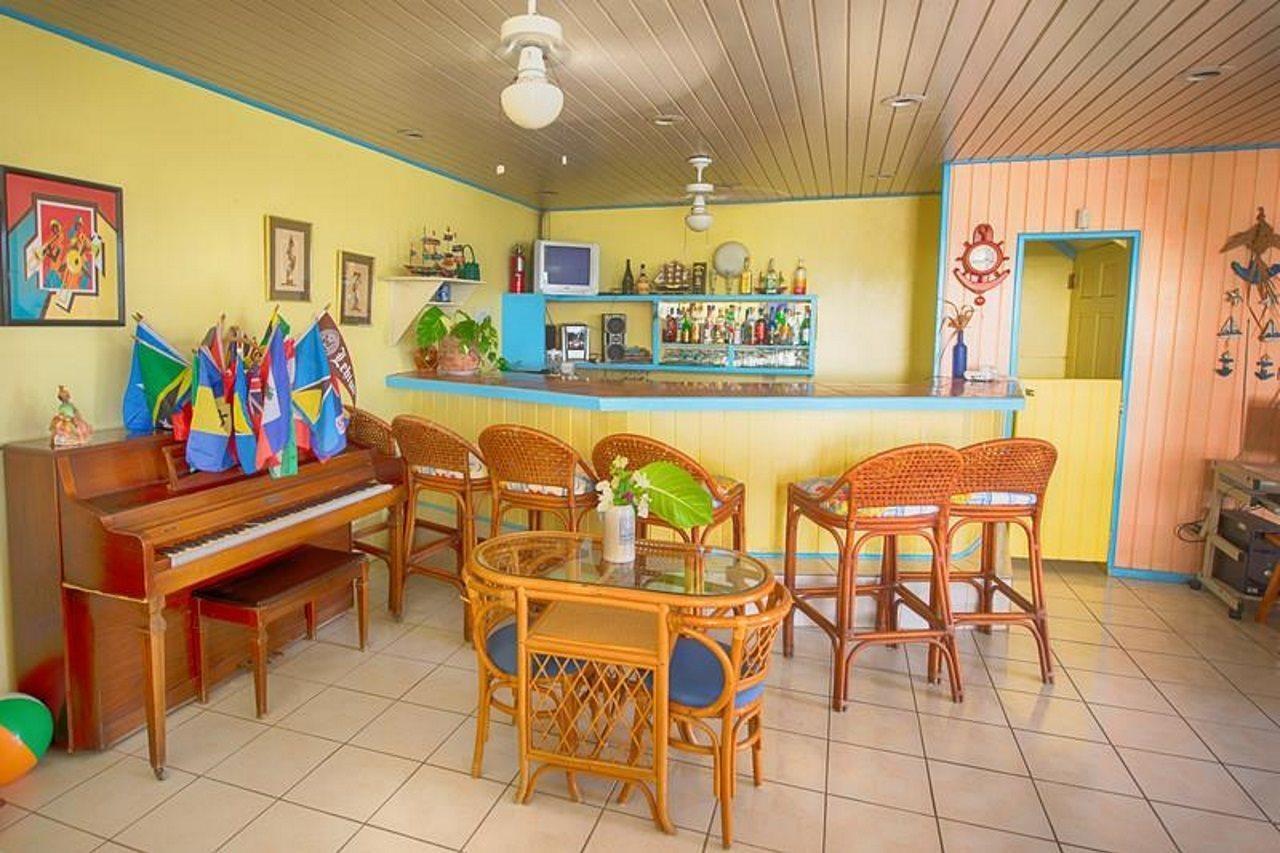 Anchorage Inn Dickenson Bay Esterno foto