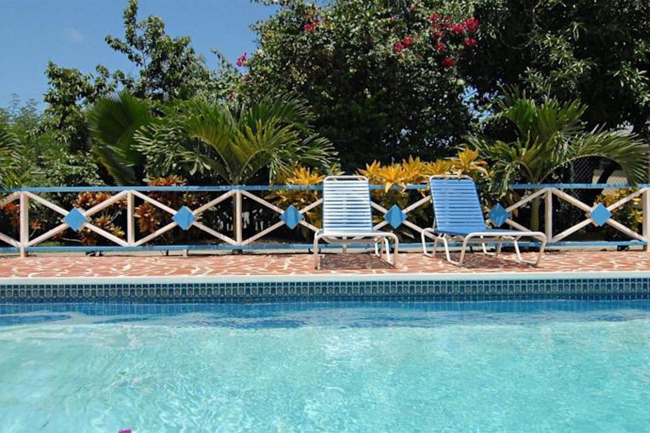 Anchorage Inn Dickenson Bay Esterno foto
