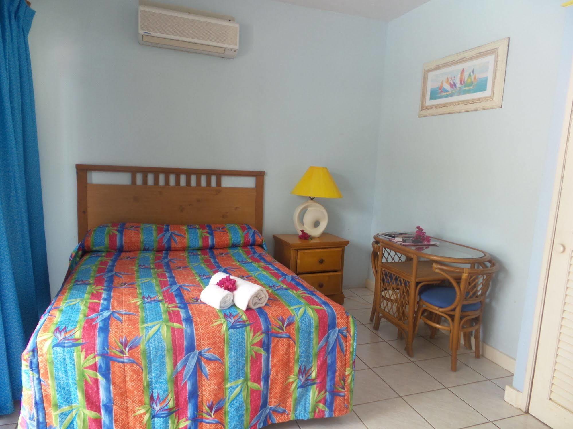 Anchorage Inn Dickenson Bay Esterno foto